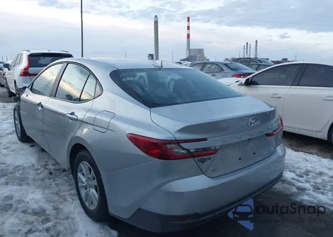 2025 Toyota Camry Le z USA, uszkodzony, nr VIN 4T1DAACK0SU201163